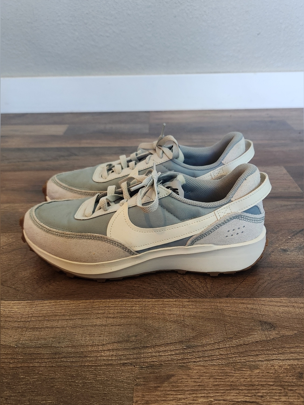 Nike Waffle Debut Shoe Women's Size 9 Light Pumice Photon Dust Color